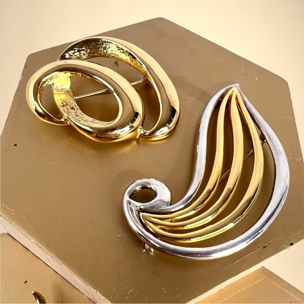 6 Stunning Gold Tone Brooch Pins - Picture 4 of 10